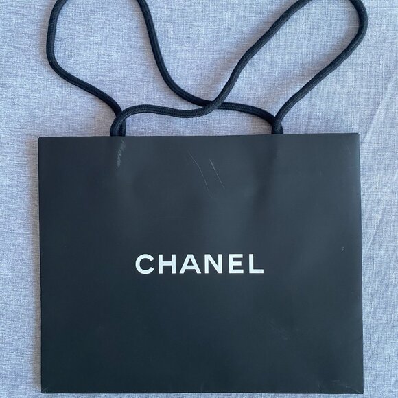 Chanel Shopping Bag + Suede-like Pouch + Cleaning Cloth - 💯 Auth - Picture 3 of 9